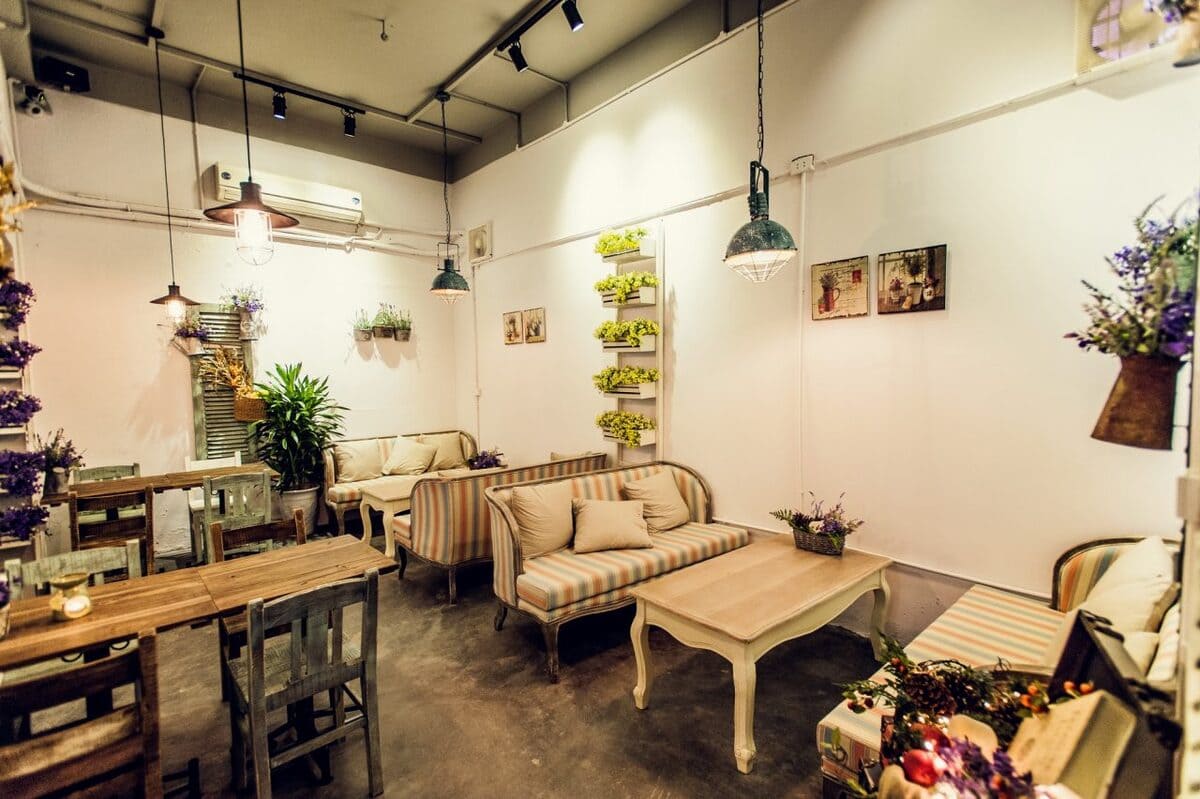 quán cafe nhỏ ấm cúng