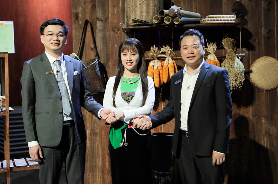 ceo-truong-foods-chot-deal-voi-shark-binh-va-shark-hung-anh ceo trường foods chốt deal với shark bình và shark hùng anh