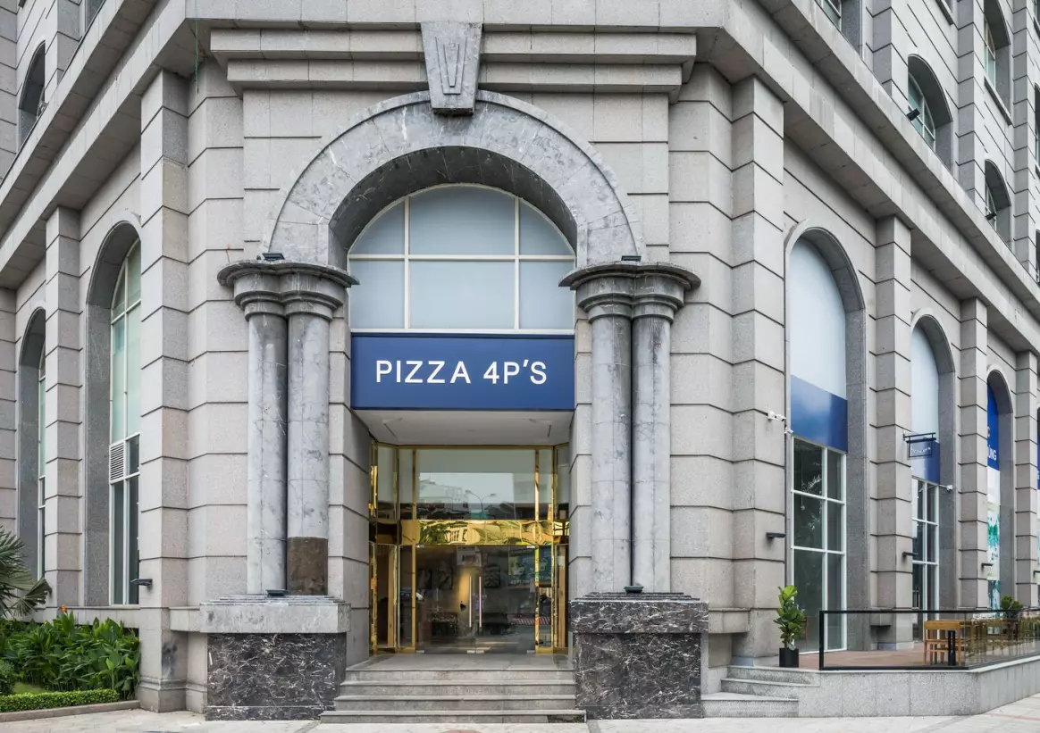 cửa hàng của pizza 4p's