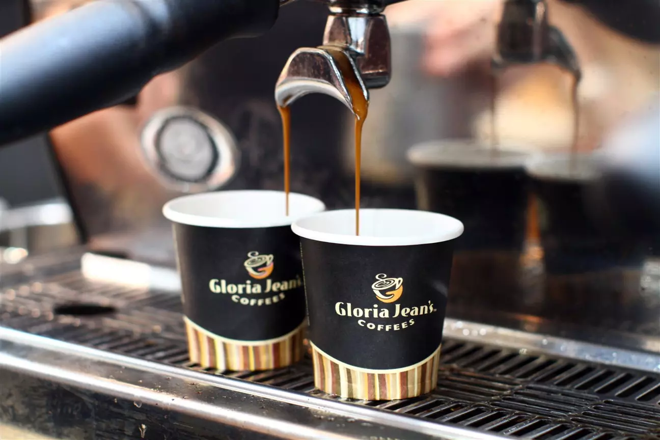 thuong-hieu-gloria-jeans-coffees thương hiệu gloria jeans coffees