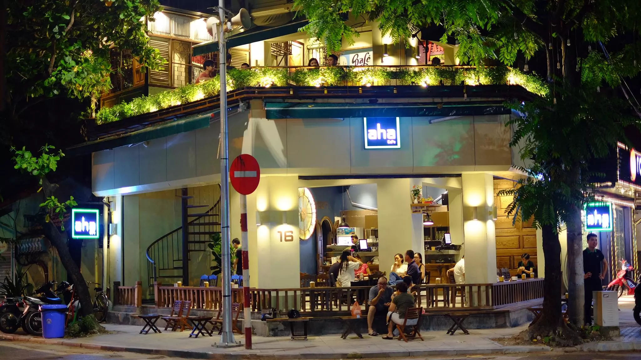 câu chuyện nhượng quyền aha coffee