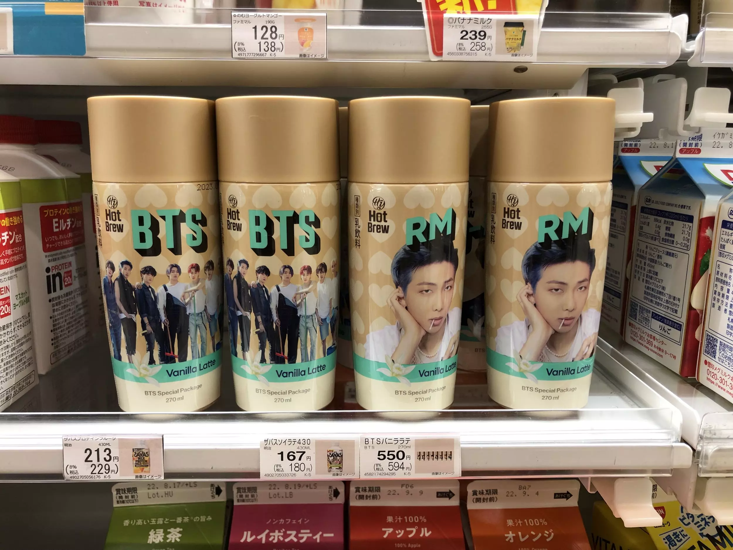 bts coffee trên kệ hàng
