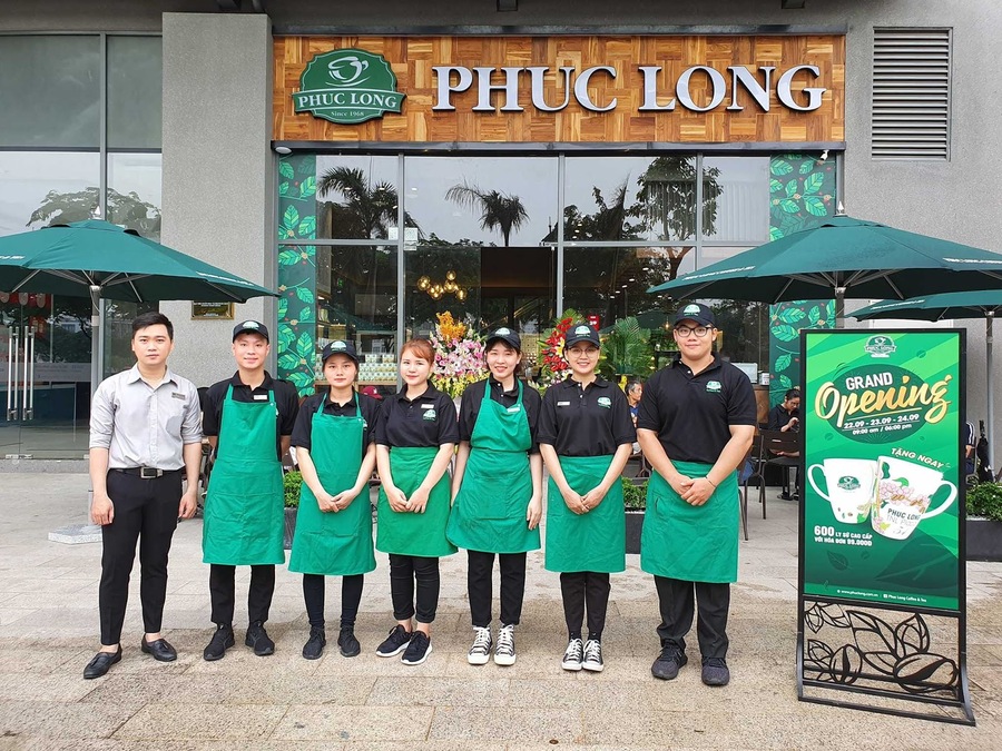 đội ngũ nhân viên phúc long