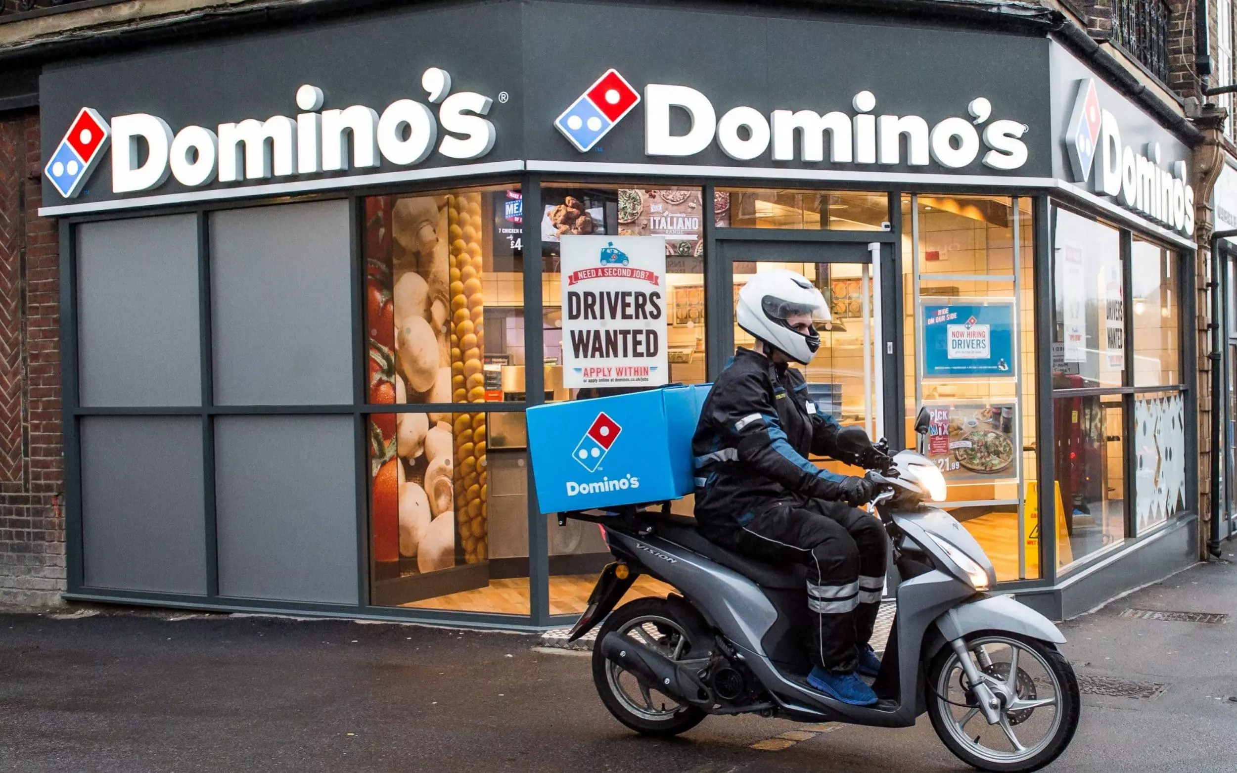 giao hàng domino pizza