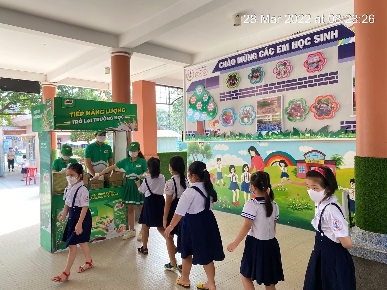 milo tiếp năng lượng cho học sinh