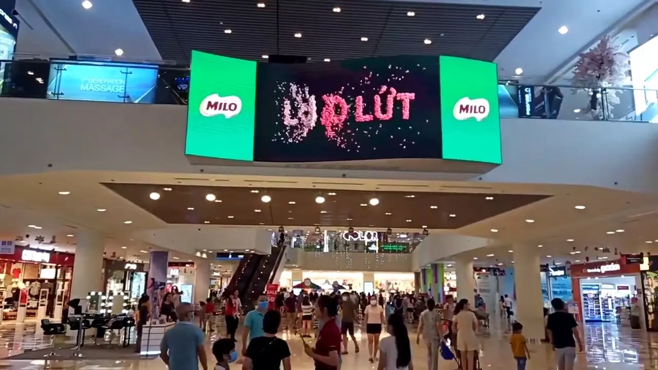 quảng cáo milo tại trung tâm thương mại
