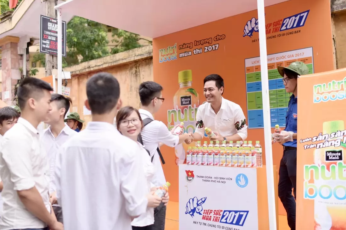 phan-anh-va-nutriboost-tiep-suc-si-tu phan anh và nutriboost tiếp sức sĩ tử